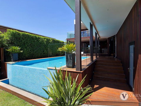 Seaview - Stunning Bay Views! - Accommodation Directory 1