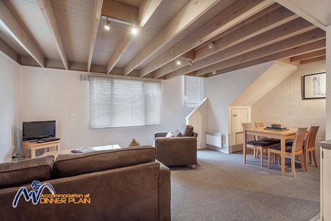 Shiraz - Accommodation Directory 0
