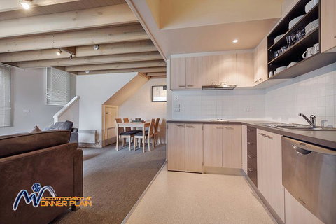 Shiraz - Accommodation Directory 3
