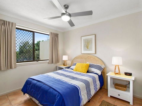 SHORELINE 3 - Accommodation Directory 2