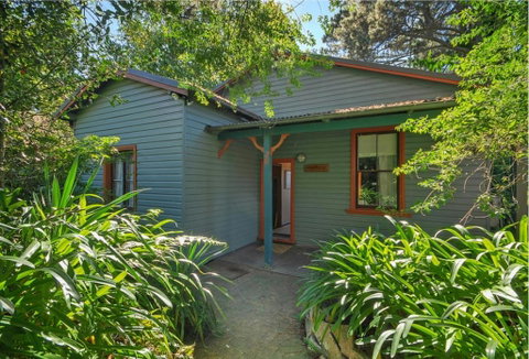 Sidneys Retreat - Accommodation Directory 0