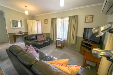 Silver Birches Holiday Unit 6 - Accommodation Directory 0