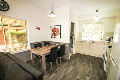 Silver Birches Holiday Unit 9 - Accommodation Directory 3
