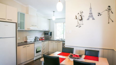 Silver Birches Holiday Village : Unit 8 - Accommodation Directory 3