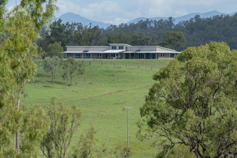 Skyline Farm House - Accommodation Directory 1