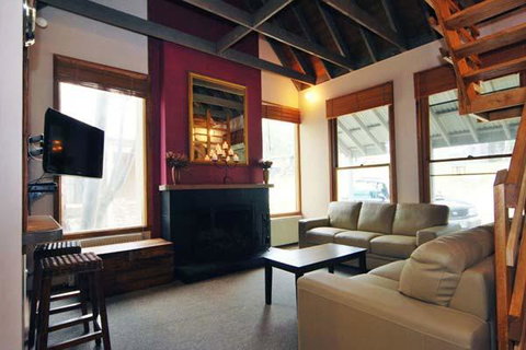 Smoko - Accommodation Directory 1