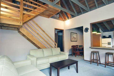 Smoko - Accommodation Directory 3