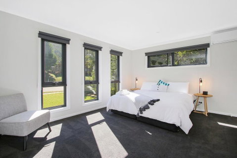 Snowgum Bright Retreat - 1 - Accommodation Directory 0