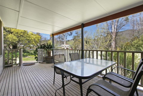 Snowstream Riverside Apartments - Unit 3 - Accommodation Directory 2