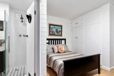 Soho Chic Apartment - Accommodation Directory 2