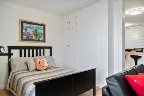 Soho Chic Apartment - Accommodation Directory 3
