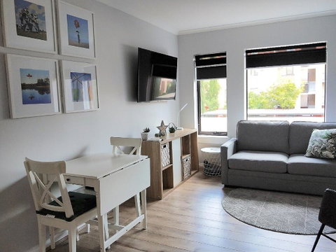 South Terrace 'Nesuto' + Smart TV + WiFi - Accommodation Directory 1