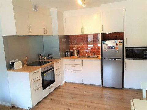 South Terrace 'Nesuto' + Smart TV + WiFi - Accommodation Directory 3