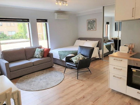 South Terrace 'Nesuto' + Smart TV + WiFi - Accommodation Directory 2