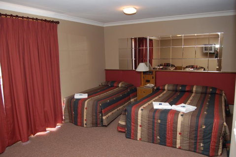 Southern Cross Motor Inn & Tourist Park - Accommodation Directory 1
