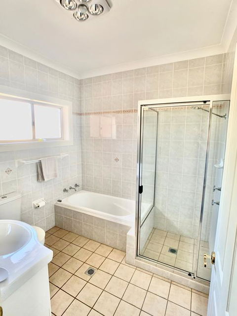 Spacious 2 Bed, 2 Bath Villa - Central Location - Quiet - Accommodation Directory 3