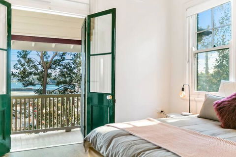 Spacious Harbour View 4bd Home In Sydney CBD - Accommodation Directory 2