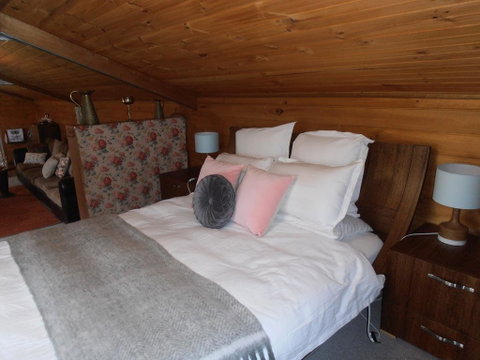 Springmead Rustic Cabin - Accommodation Directory 0