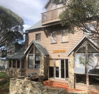 Square Bear-DPA - Accommodation Directory