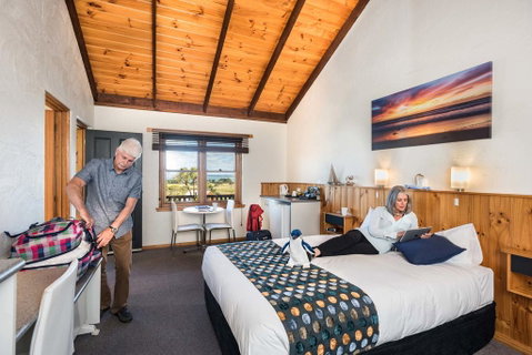 Stanley Seaview Inn - Accommodation Directory 1