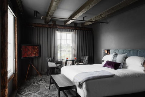 Stillwater Seven - Accommodation Directory 0