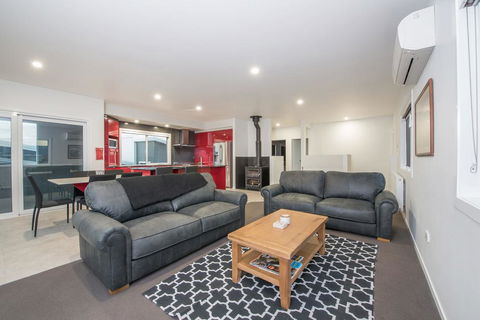 Stratton Summit 4- Modern, Sophisticated Style With Lake And Mountain Views - Accommodation Directory 0