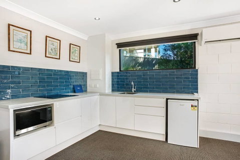 Studio 4 - Accommodation Directory 2