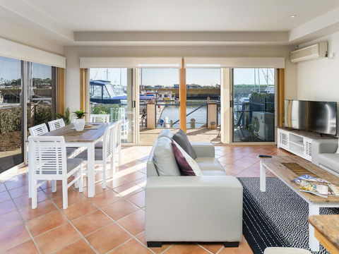 Stunning 3 Bedroom Villa At Hope Harbour Marina - Accommodation Directory 0
