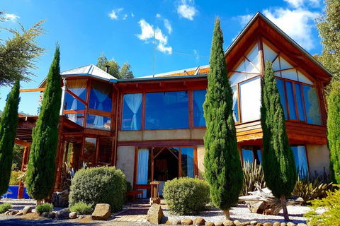 STUNNING HOME WITH AMAZING VIEWS - Just 20 Mins To The City And Only 10 To MONA! - Accommodation Directory 3