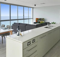 Stunning Views Air On BroadbeachWine Wifi Parking - Accommodation Directory