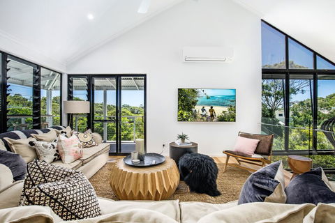 Stylish And Spacious Masterpiece, Sunshine Beach - Accommodation Directory 2