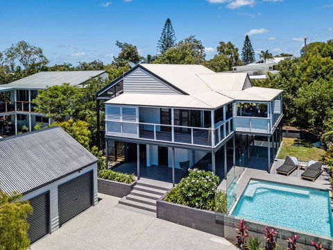 Stylish And Spacious Masterpiece, Sunshine Beach - Accommodation Directory 0
