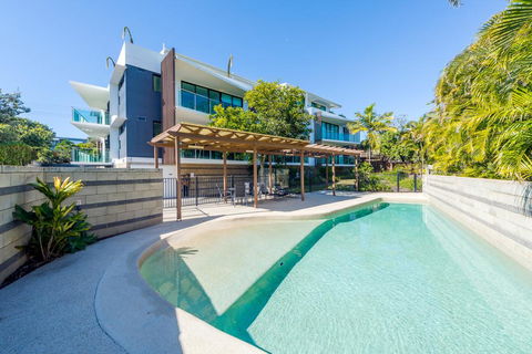 Stylish Beach Side Apartment - Unit 5 - 33 Lorikeet Drive - Accommodation Directory 0