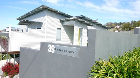 Stylish Holiday Unit - Accommodation Directory 0