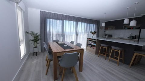 Stylish Holiday Unit - Accommodation Directory 1