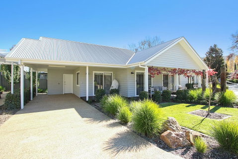 Summer Home - Our Place At Bright - Accommodation Directory 3