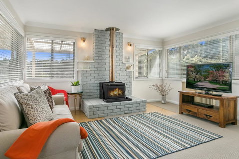 Sunflower Cottage - Accommodation Directory 0