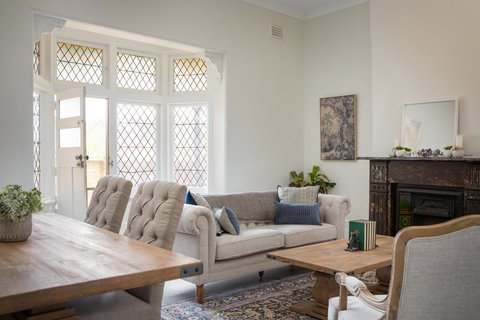 Sunny Apartment With Private Parking - Accommodation Directory 2