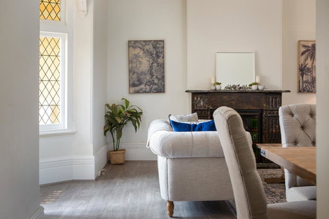 Sunny Apartment With Private Parking - Accommodation Directory 3