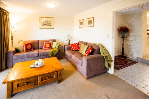 Sunnyside Cottage - Accommodation Directory 1