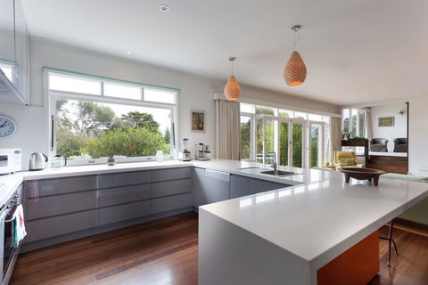 Sunseeker House - Accommodation Directory 3