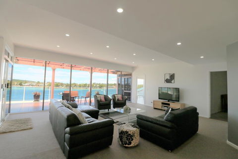 Sybella - Accommodation Directory 3