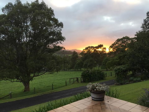 Tantallon - Accommodation Directory 2