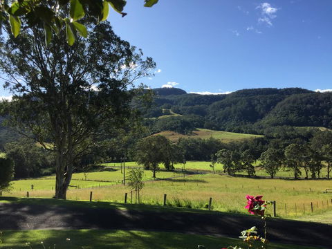 Tantallon - Accommodation Directory 0