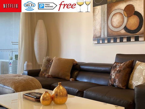 TERRACE LUX FULLY AIR 2 CAR FREE NETFLIX WIFI WINE - Accommodation Directory 0