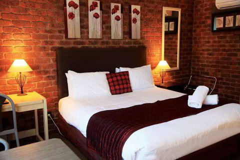 The Admiral Motor Inn - Accommodation Directory 1