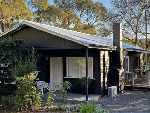 The Apple Tree - Accommodation Directory 0