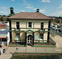 The Bank Guesthouse Glen Innes - Accommodation Directory