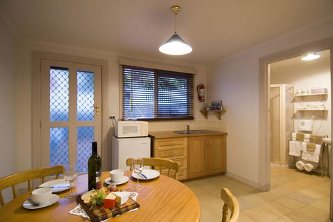 Ellie\'s Cottages - Accommodation Directory 24