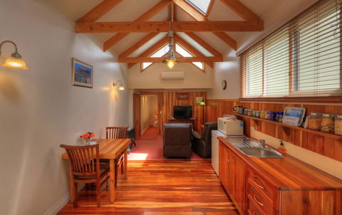 Ellie\'s Cottages - Accommodation Directory 16